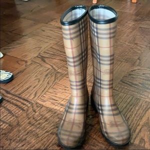 Burberry rainboots